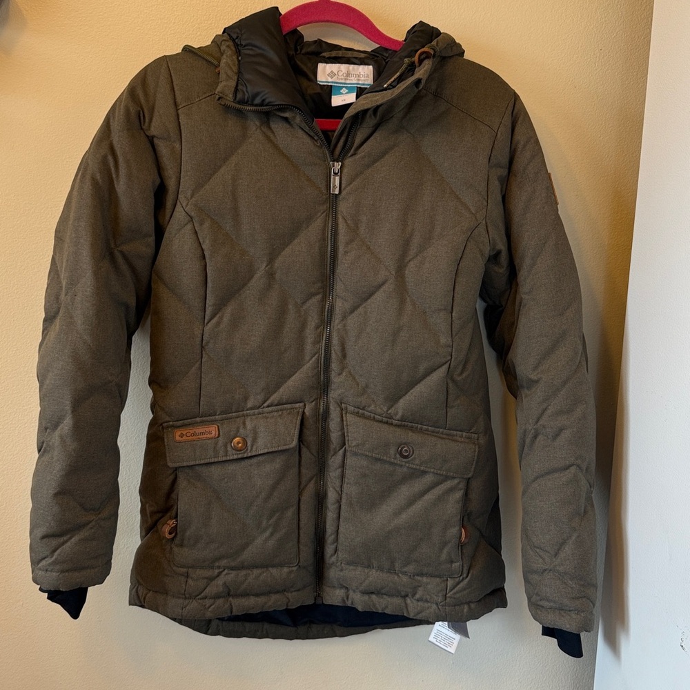 Columbia Hooded Jacket in Dark Green